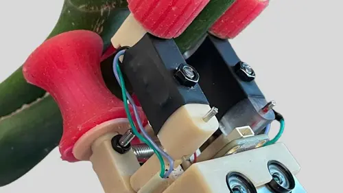 This 67-gram robot can climb up plant stems and build a 3D model to autonomously navigate among branches and leaves.
The hope? To eventuall…